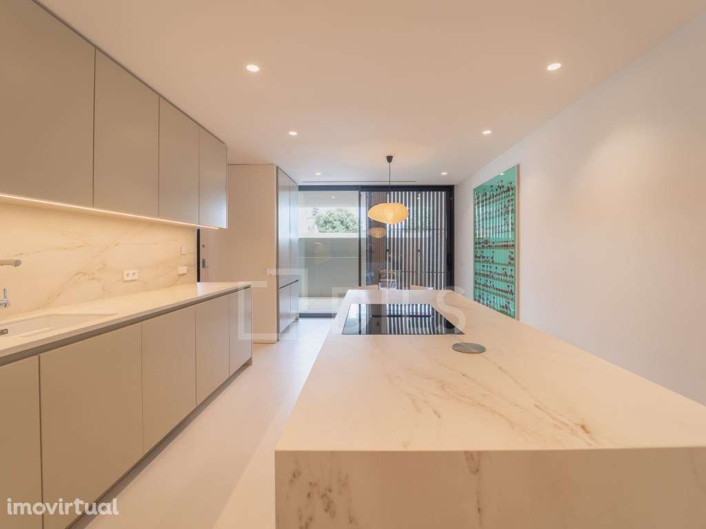 Apartamento T4 duplex com jardim, piscina e box 4 viaturas - Grande imagem: 5/120