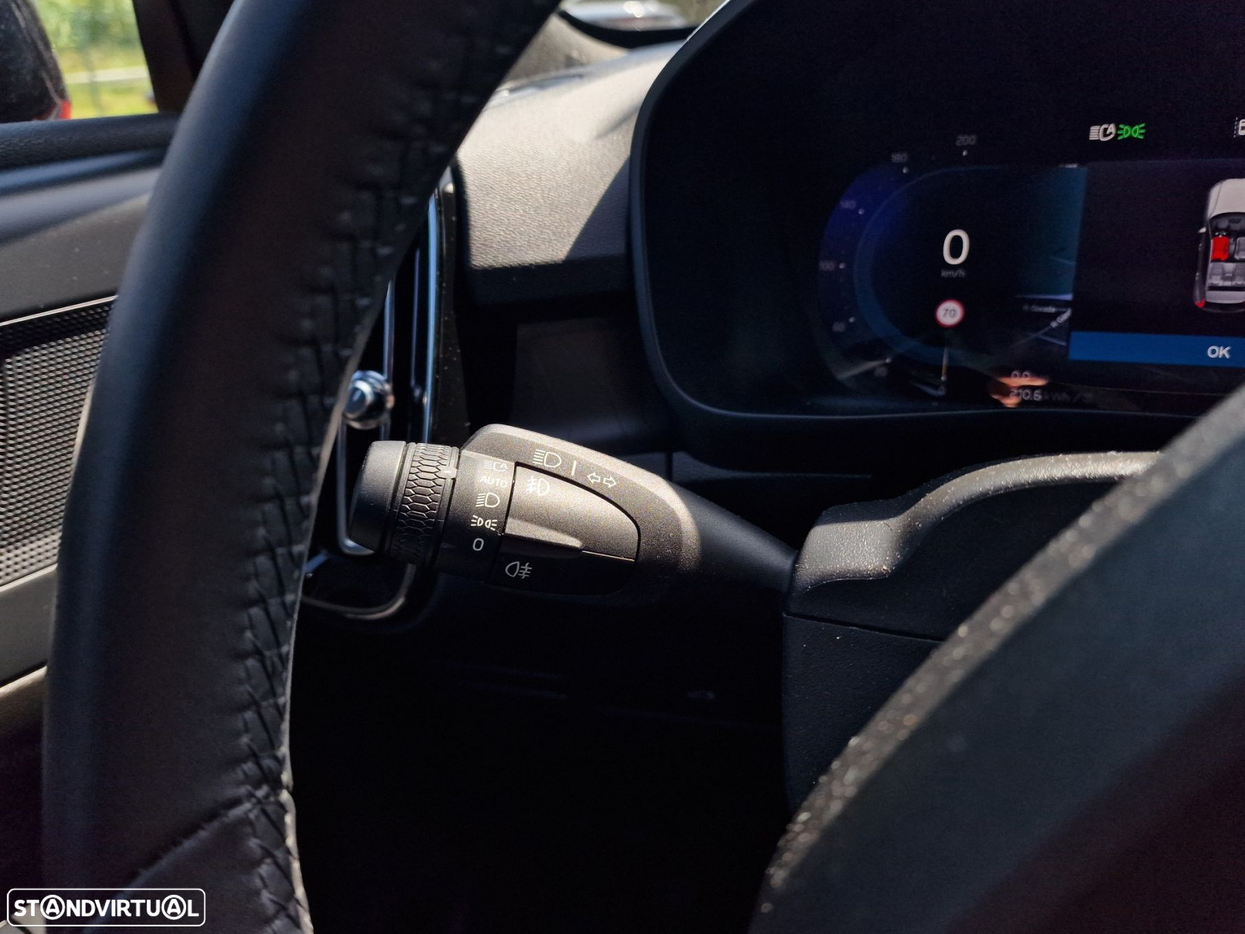 Volvo XC 40 Recharge Core - 23