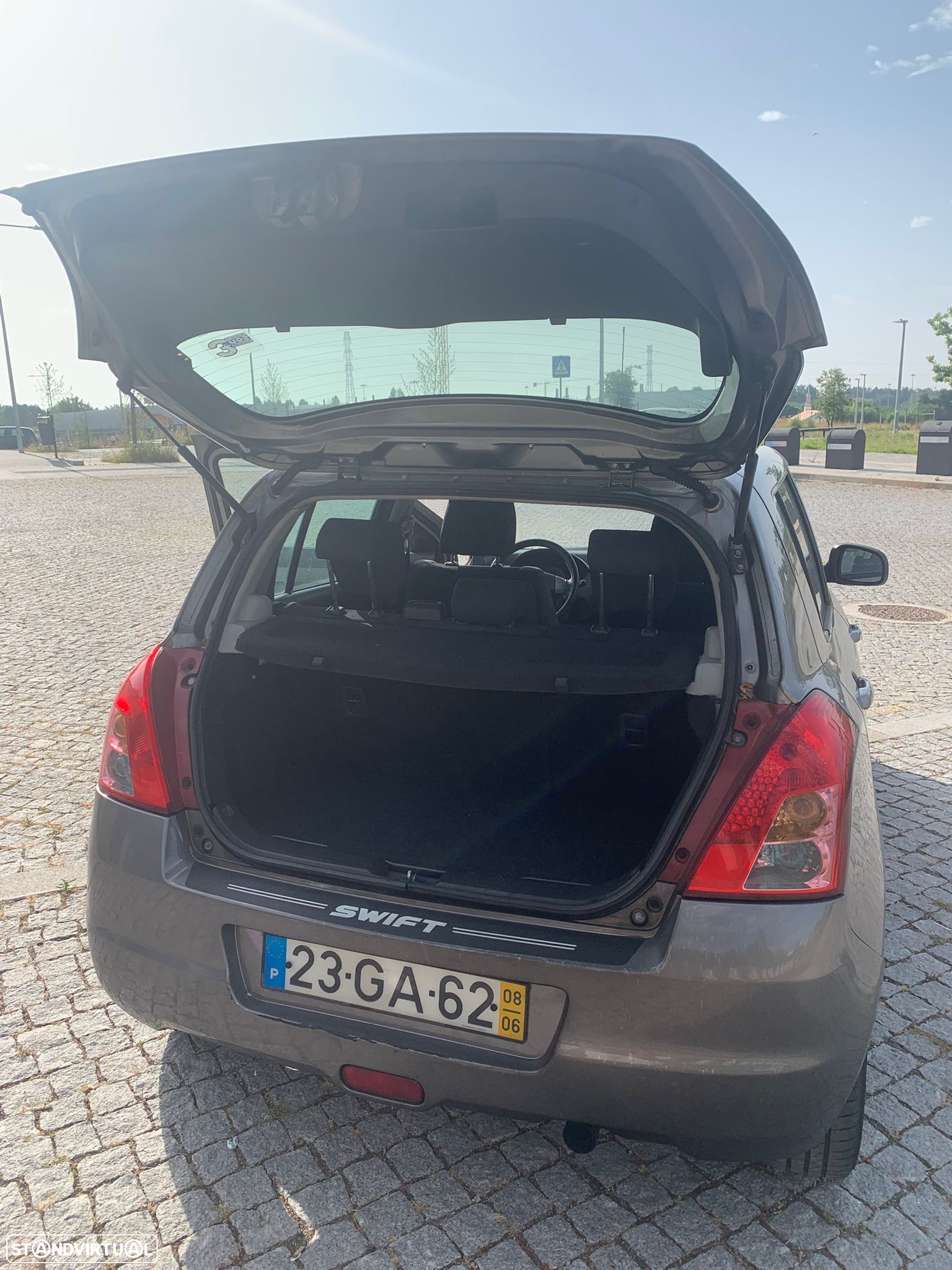 Suzuki Swift 1.3 DDiS GL - 12