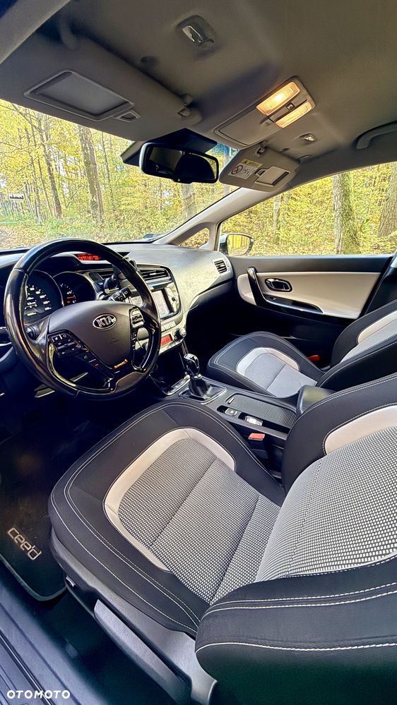Kia Ceed - 32