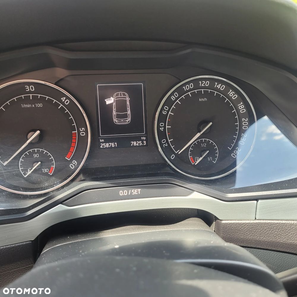 Skoda Superb 2.0 TDI Ambition DSG - 7