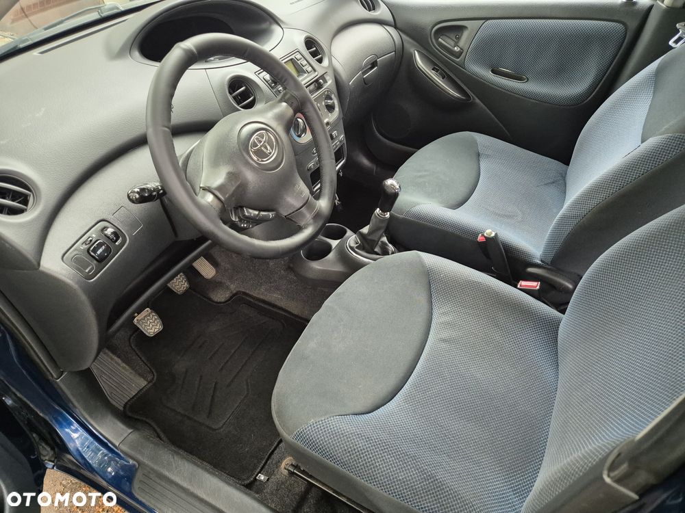 Toyota Yaris - 7