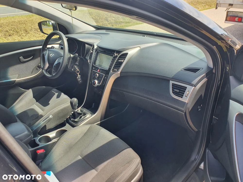 Hyundai i30 blue 1.6 CRDi Classic Navigation - 13