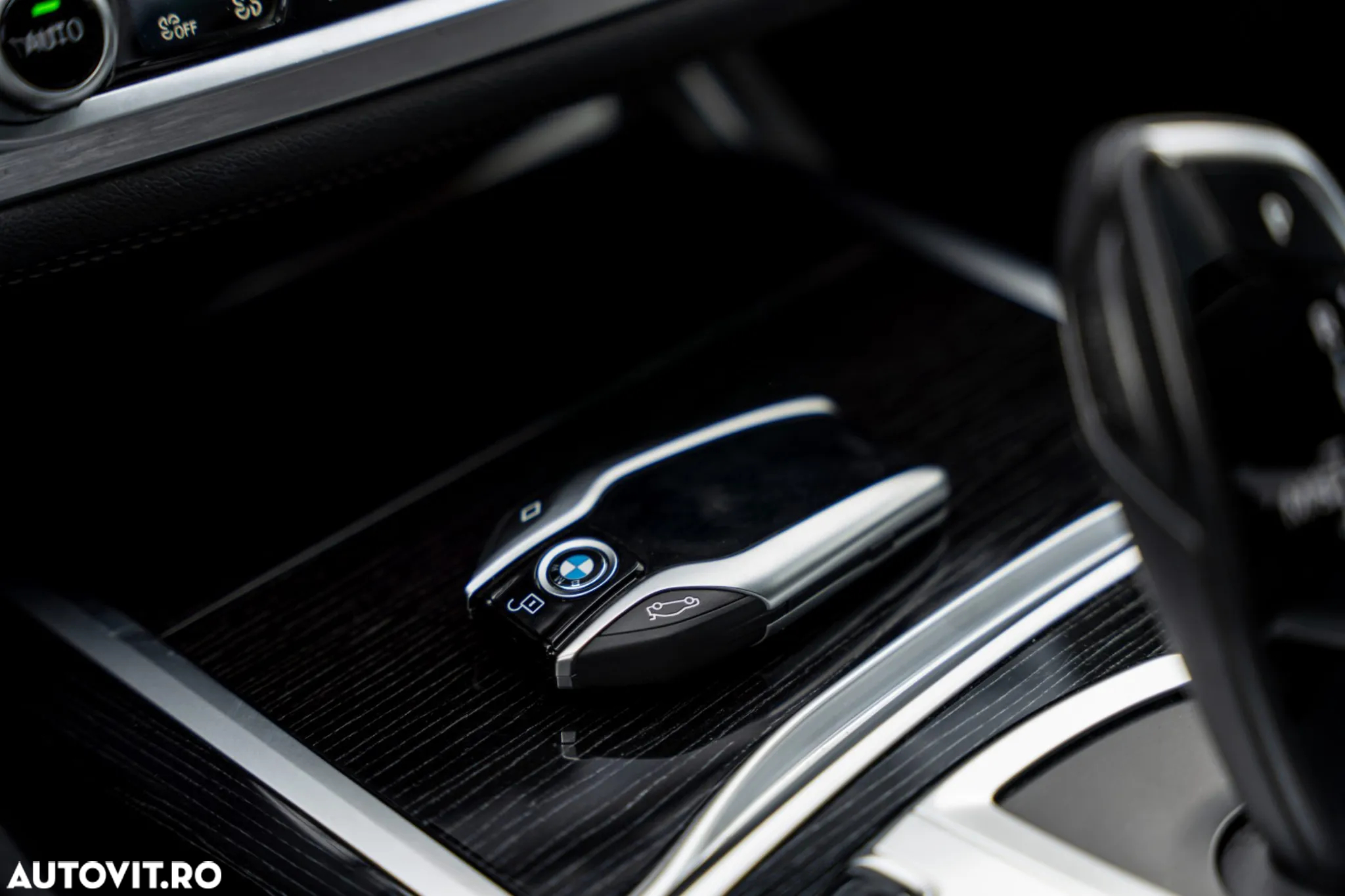 BMW Seria 7 740d xDrive - 23