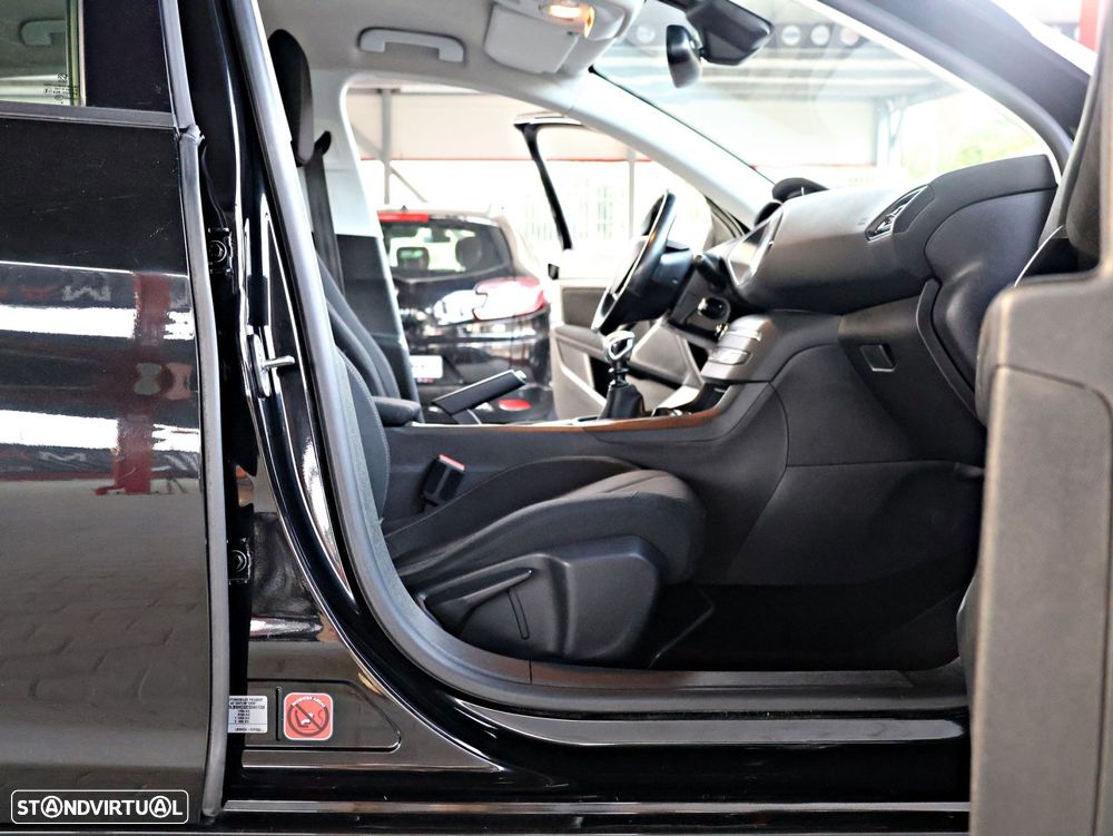 Peugeot 308 1.6 e-HDi Active J17 - 24