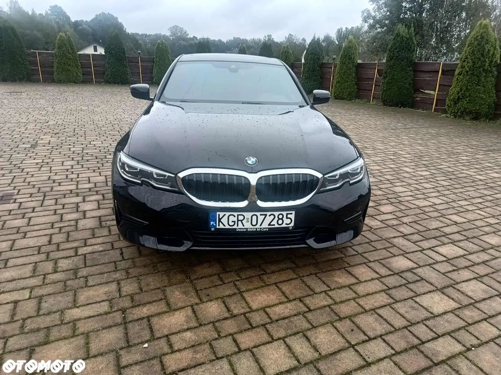 BMW Seria 3 330i xDrive M Sport - 1