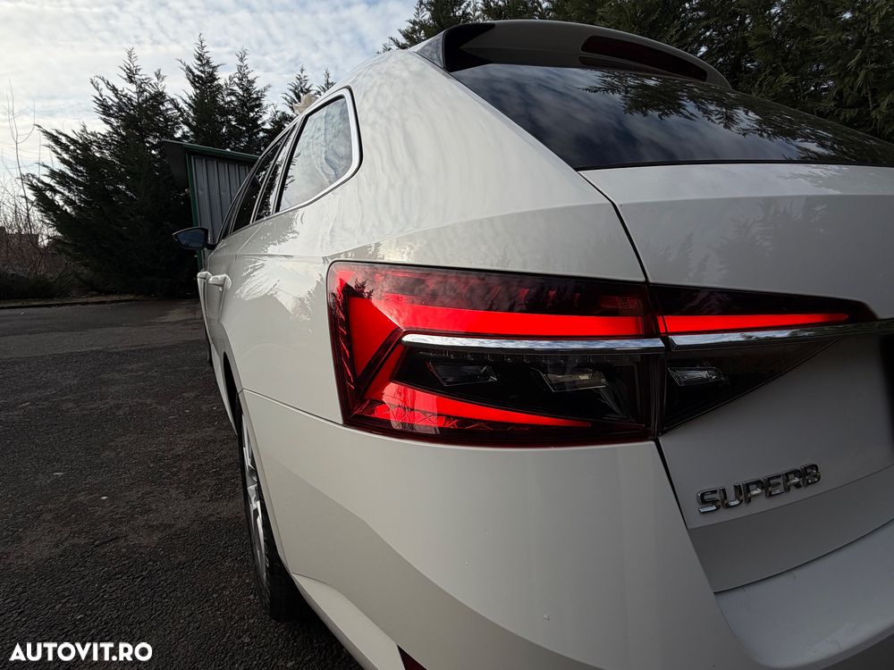 Skoda Superb 2.0 TDI DSG Premium Edition - 33