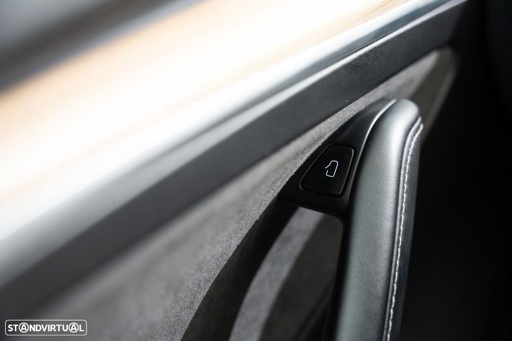 Tesla Model 3 Long-Range Dual Motor AWD - 16