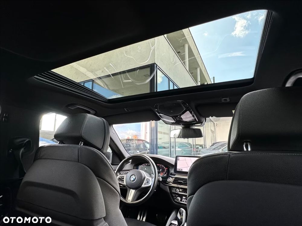 BMW Seria 5 540i xDrive - 19