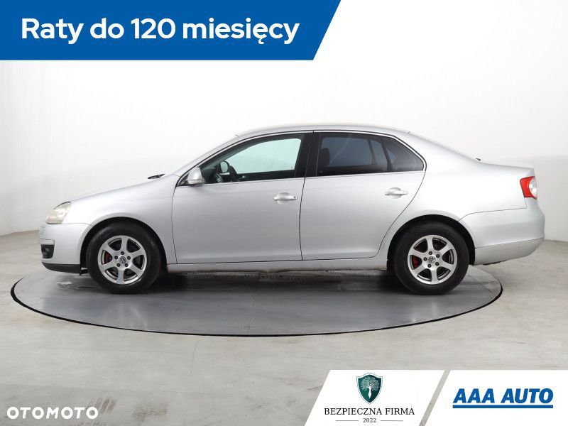 Volkswagen Jetta - 3