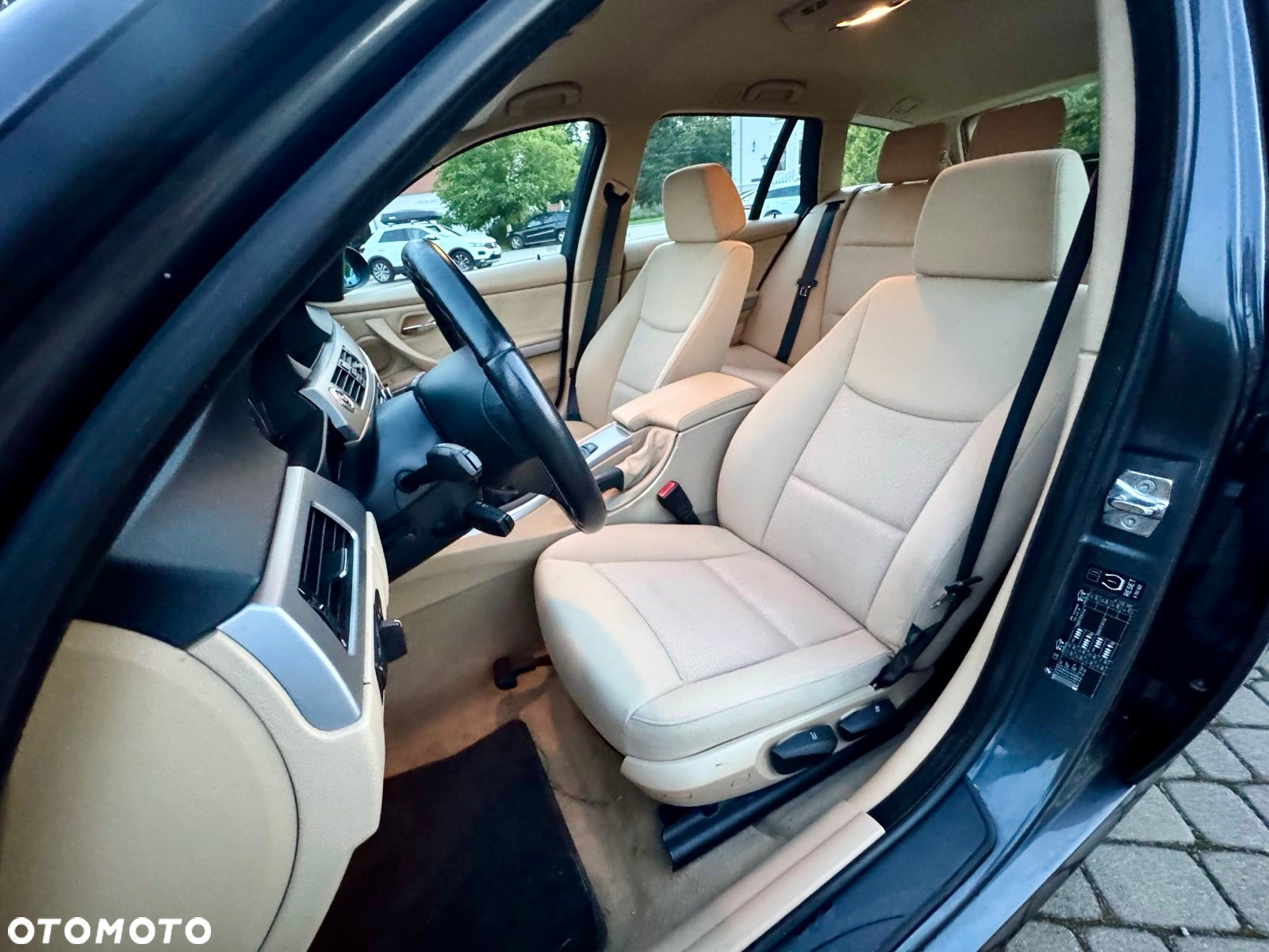 BMW Seria 3 320i - 11