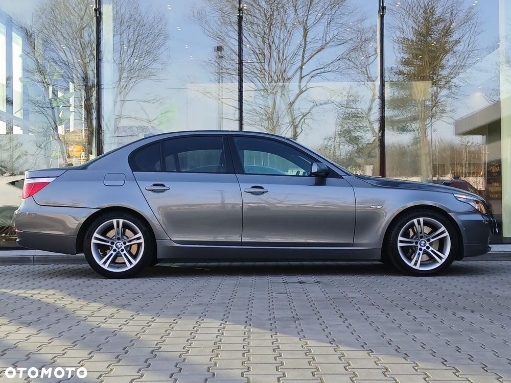 BMW Seria 5 540i - 4