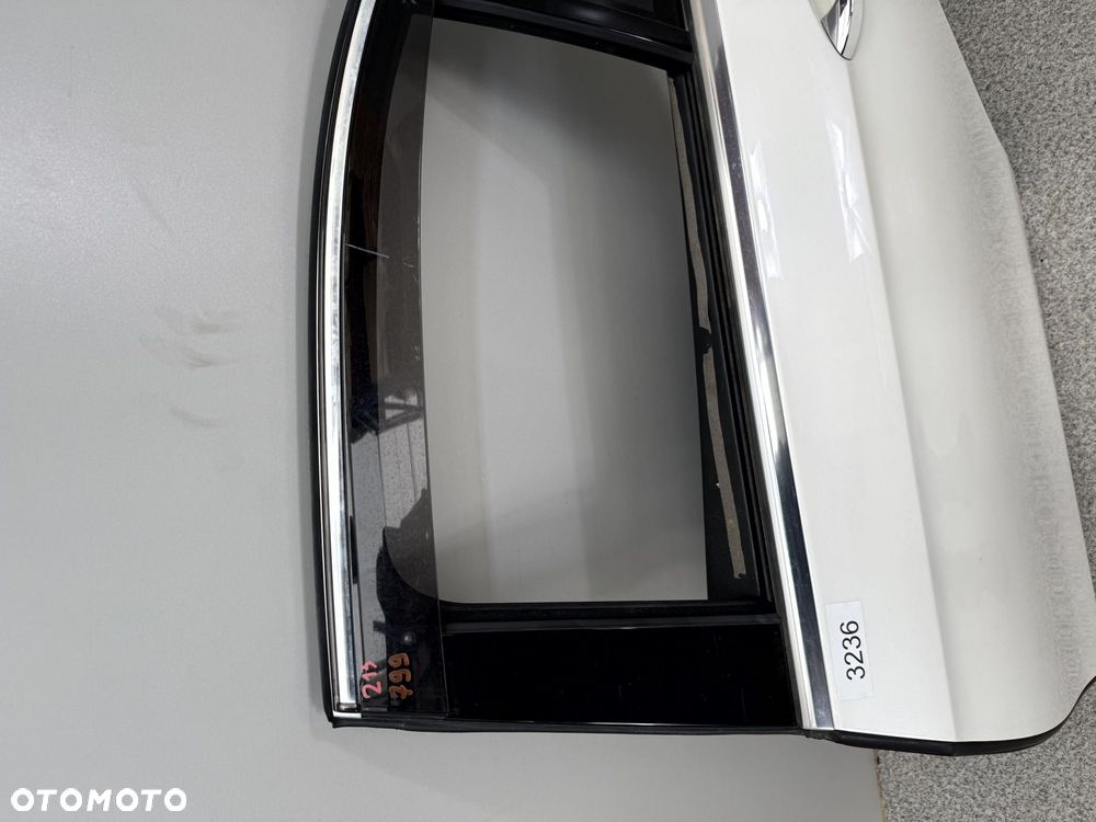 MERCEDES E KLASA 213 SEDAN DRZWI LEWE TYLNE 799 BIAŁY - 8
