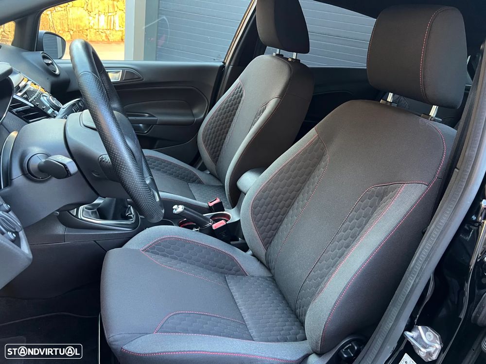 Ford Fiesta 1.0 EcoBoost ST-Line X - 24