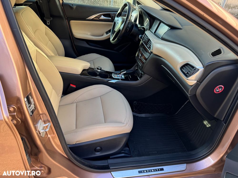 Infiniti Q30 2.2d DCT AWD Sport Tech - 7