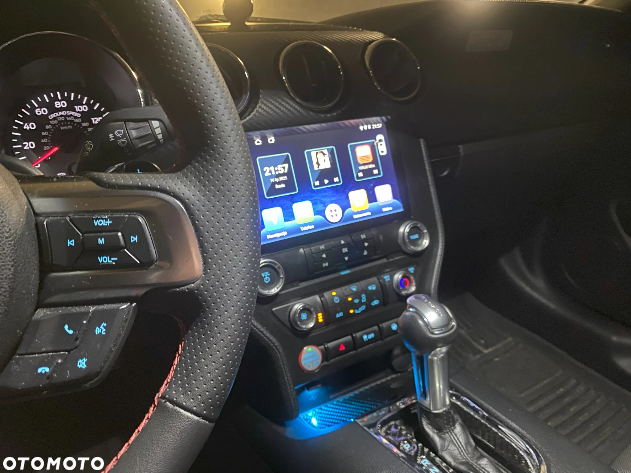 Ford Mustang - 7