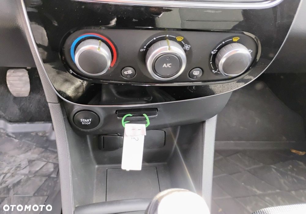Renault Clio - 14