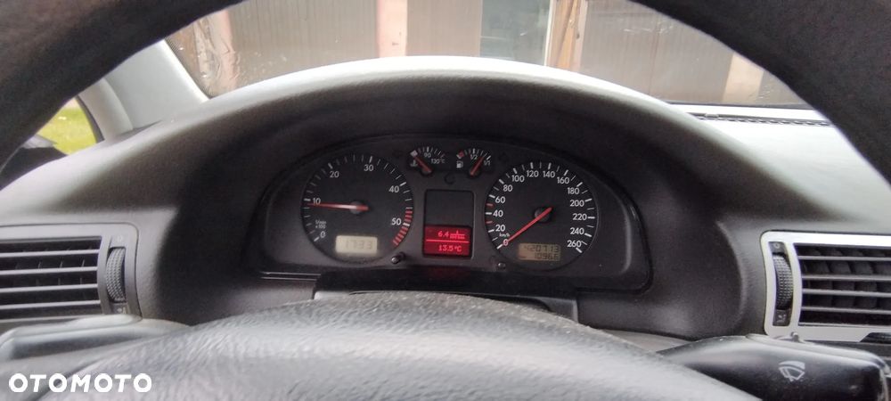 Volkswagen Passat 1.9 TDI - 12