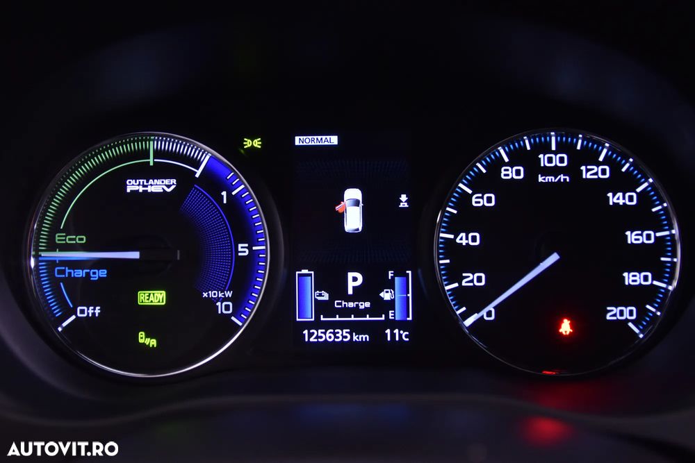 Mitsubishi Outlander - 10