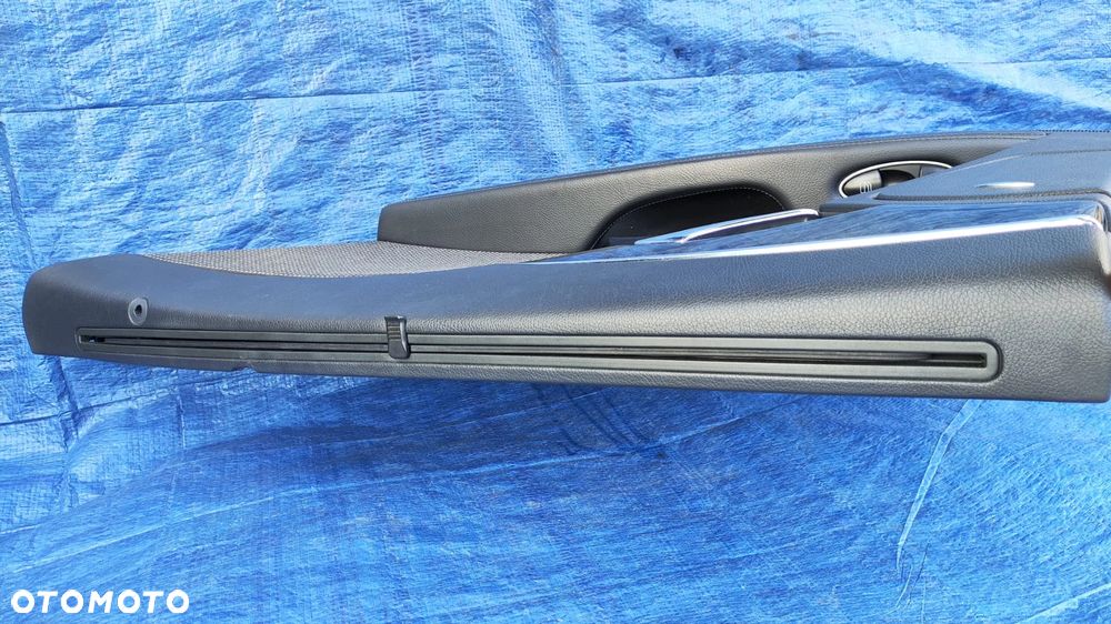 BOCZKI BOCZEK TAPICERKA DRZWI LEWY PRAWY TYŁ ROLETA ŻALUZJA KOMPLET A2118100520 A2118100620 A2117302663 A2118100830 A2117302563 A2118100730 MERCEDES E-KLASA W211 - 11