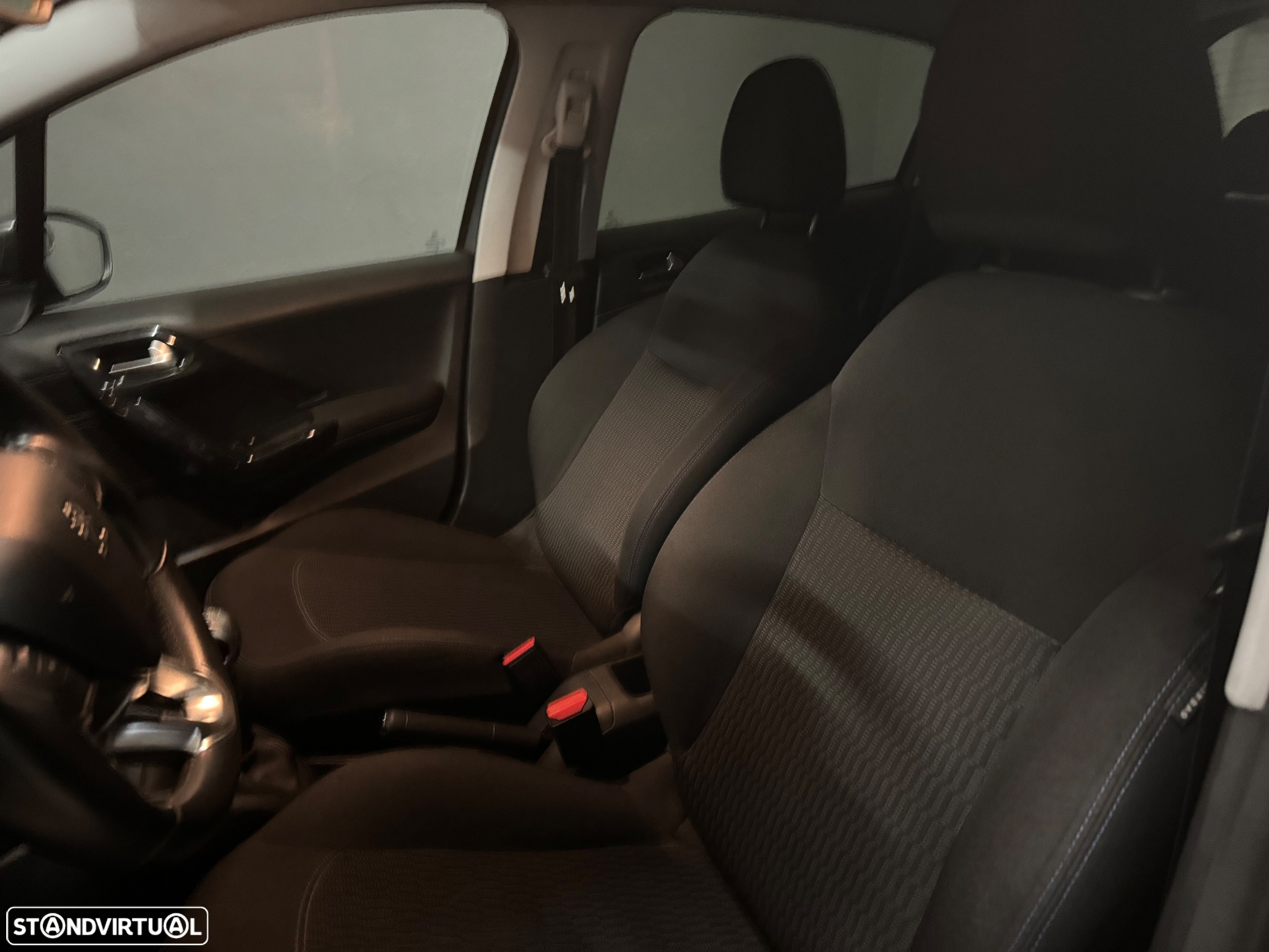 Peugeot 208 1.5 BlueHDi Signature - 3