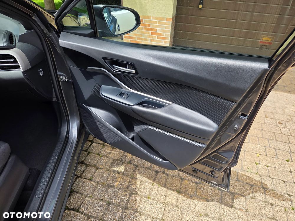 Toyota C-HR Hybrid Business-Edition - 18