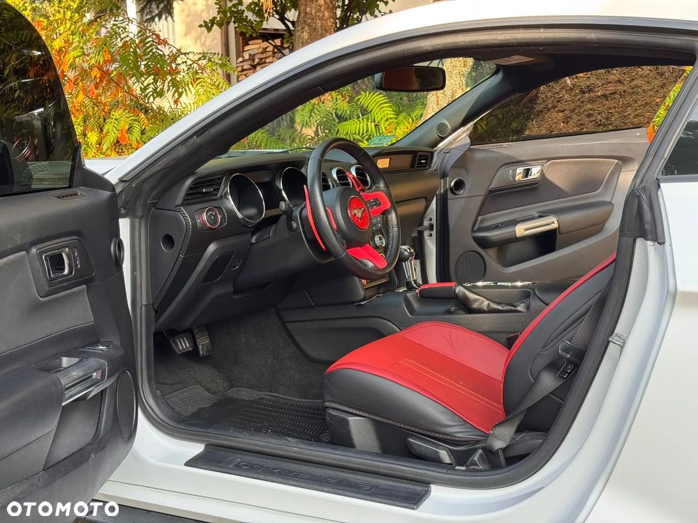 Ford Mustang - 16