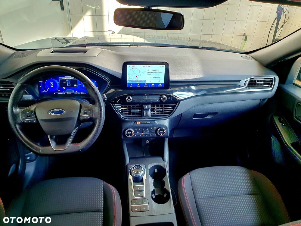 Ford Kuga - 12