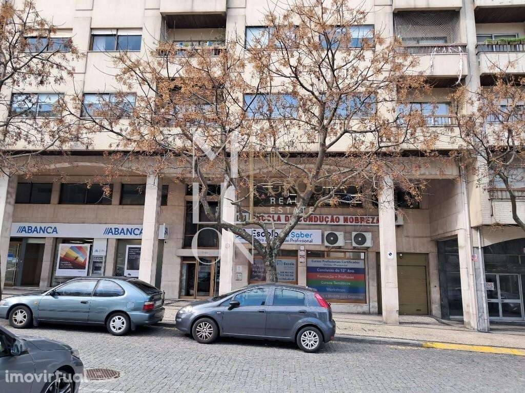 Escritório na Avenida da República, junto ao metro - Grande imagem: 2/23