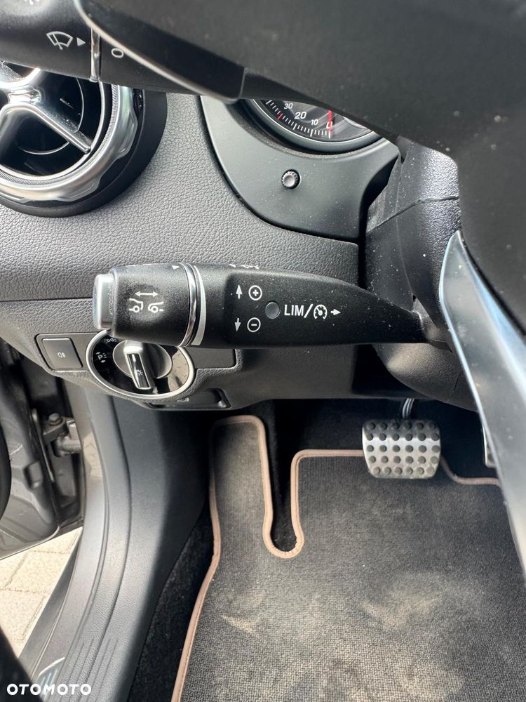 Mercedes-Benz GLA 250 4-Matic AMG Line - 25