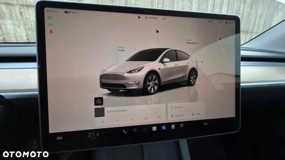 Tesla Model Y Long Range Dual Motor AWD - 13