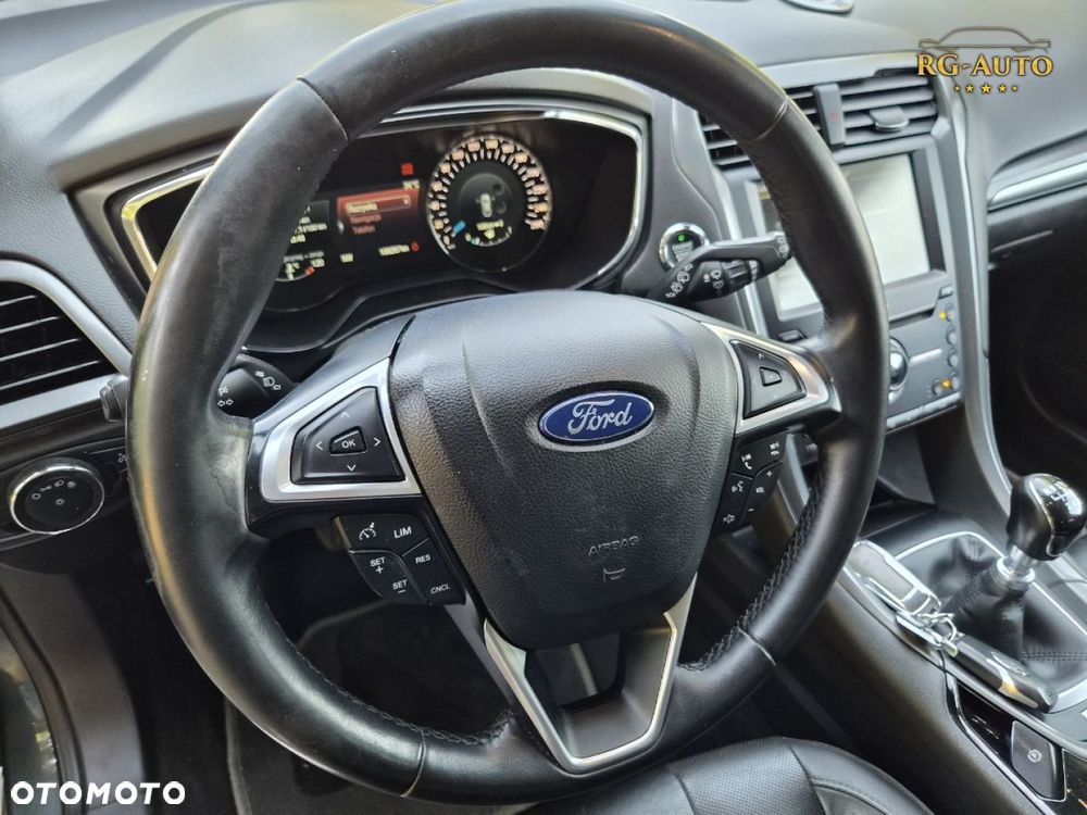 Ford Mondeo - 36