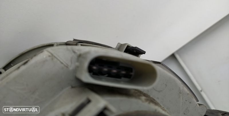 Farol Direito Mercedes-Benz C-Class (W203) - 5