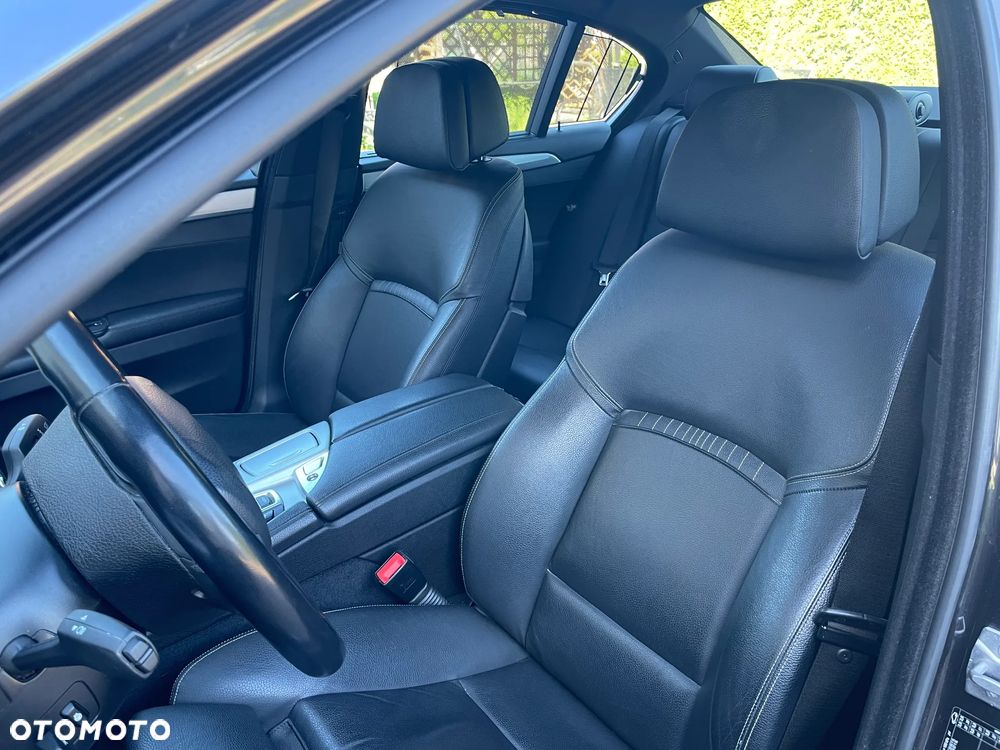 BMW Seria 5 520d xDrive - 11