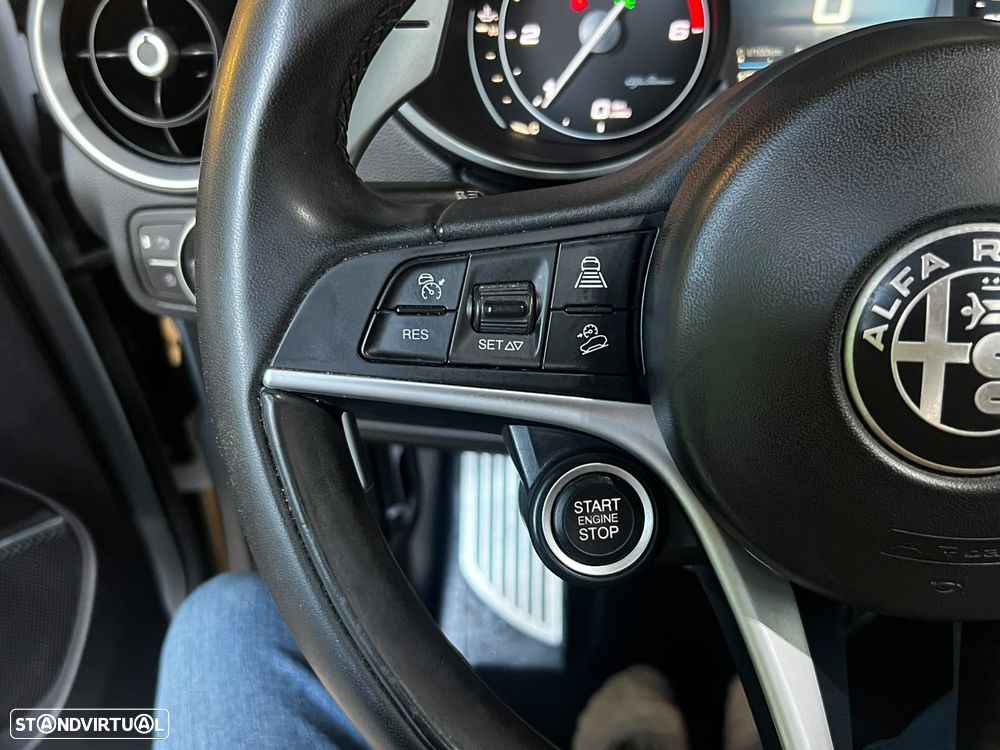 Alfa Romeo Stelvio 2.2 D TI AT8 - 33