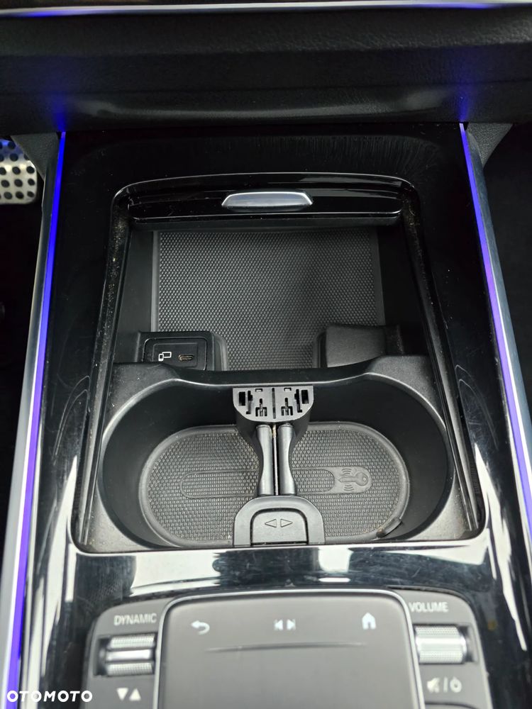 Mercedes-Benz GLB 200 d 4-Matic AMG Line 8G-DCT - 30