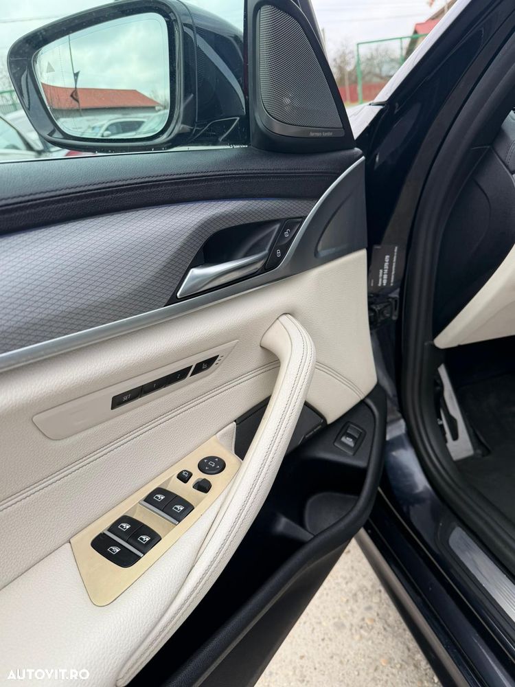 BMW Seria 5 540d xDrive AT - 12