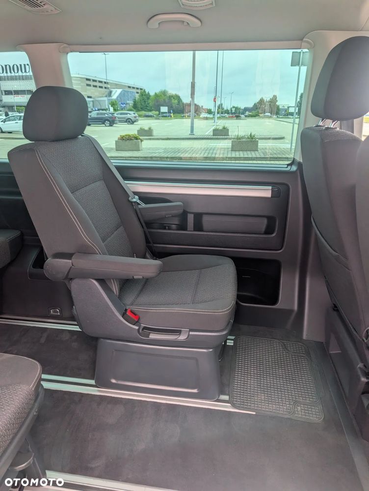 Volkswagen Multivan - 20