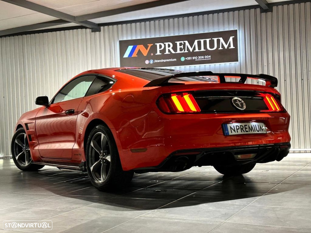 Ford Mustang - 32