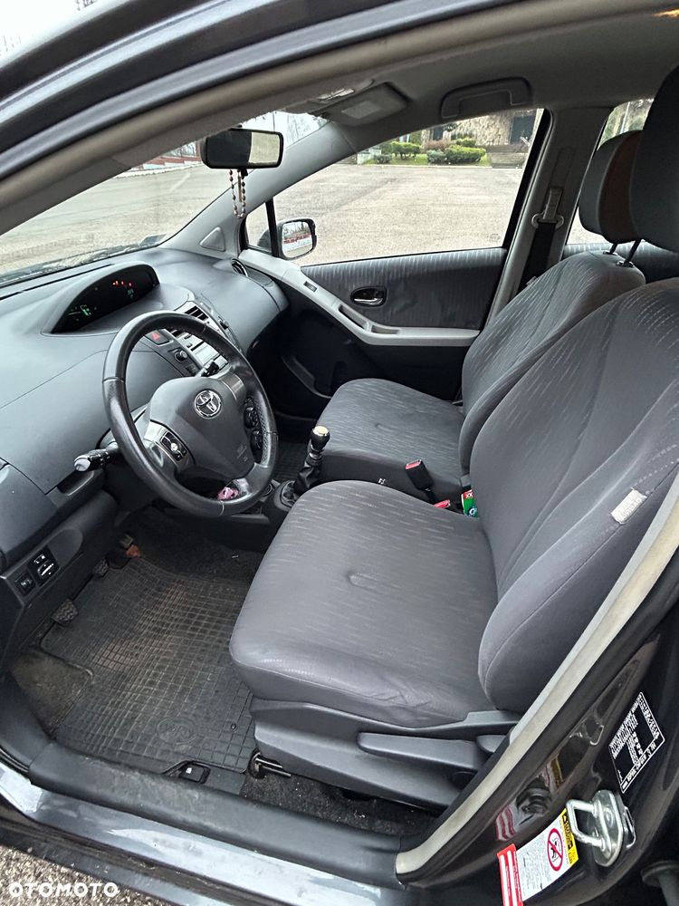 Toyota Yaris 1.33 Sol - 8