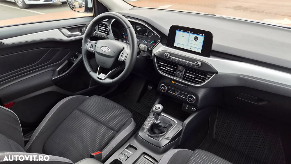 FORD Focus 2019 — imagine 5