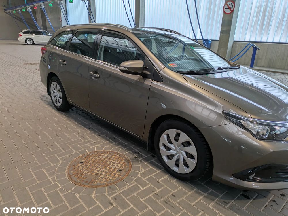 Toyota Auris 1.33 VVT-i Premium - 4