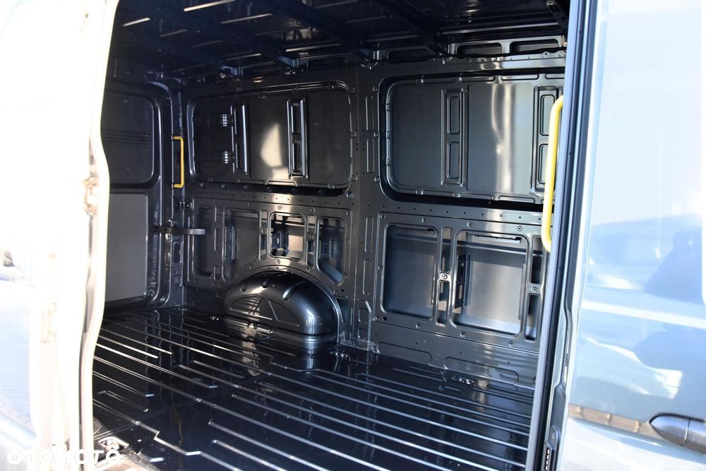 Volkswagen Crafter - 13