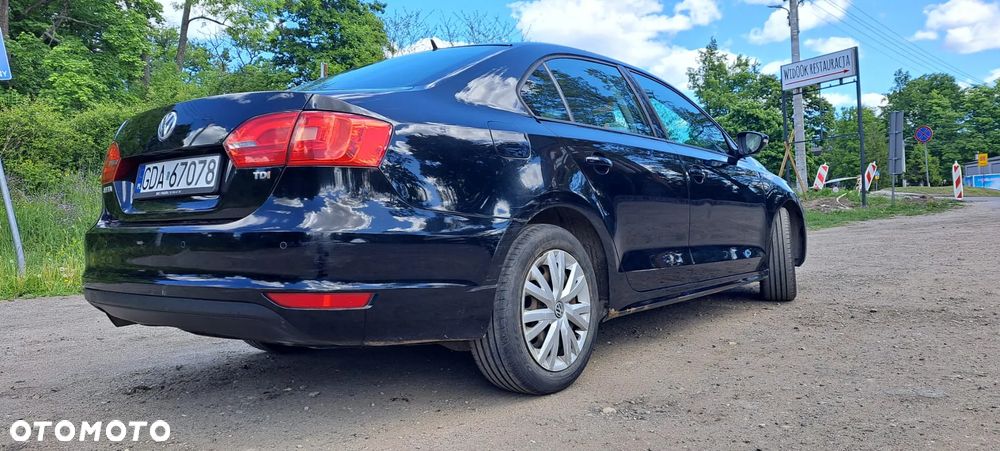 Volkswagen Jetta 1.6 TDI Comfortline - 12