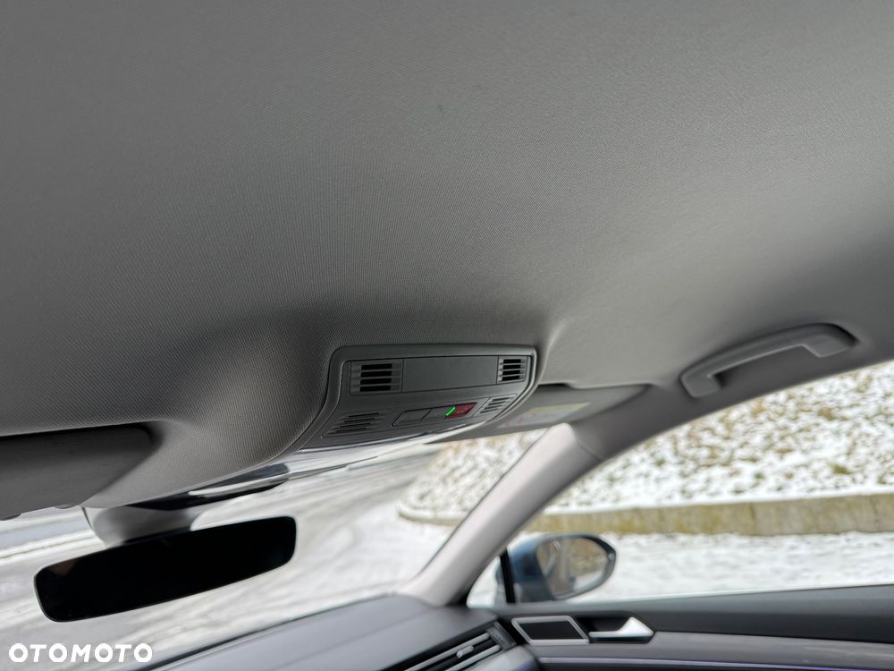 Volkswagen Passat - 17