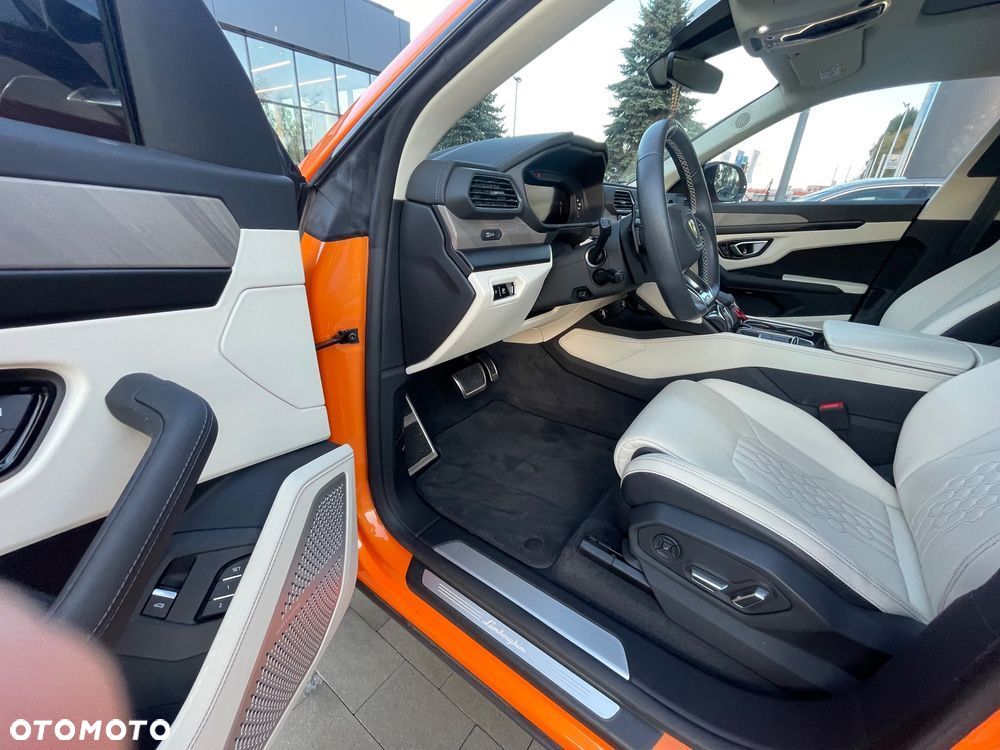 Lamborghini Urus - 18