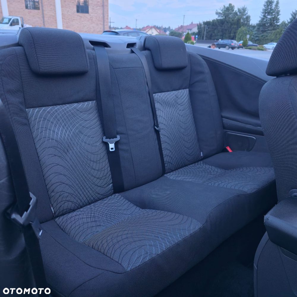 Ford Focus 1.6 16V Fun X - 30