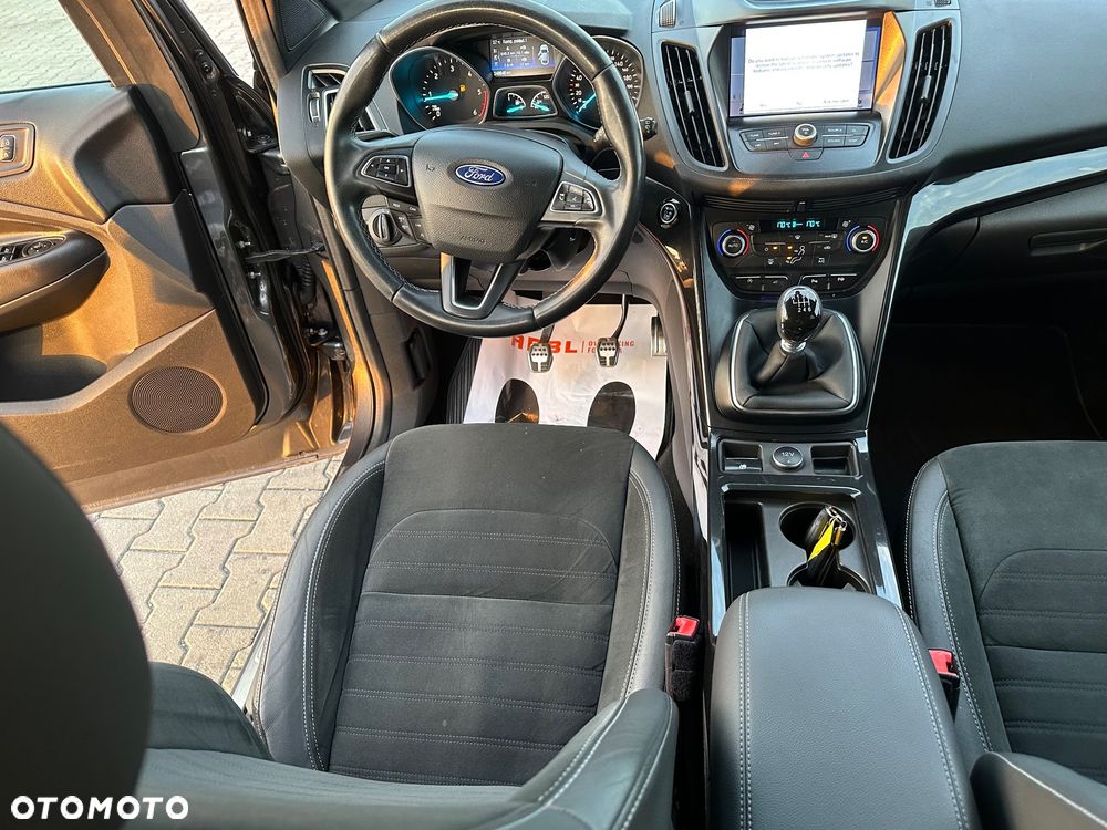 Ford Kuga 2.0 TDCi FWD ST-Line - 23