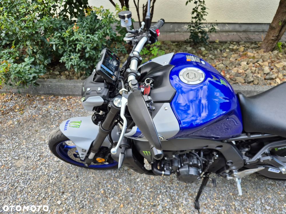 Yamaha MT - 8