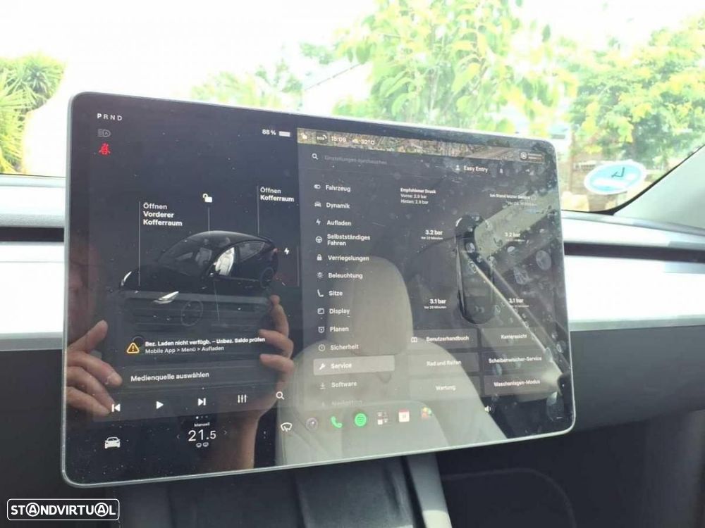 Tesla Model Y Performance Dual Motor AWD - 3